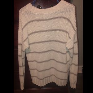 Only wore once! Smoke free & pet free home !